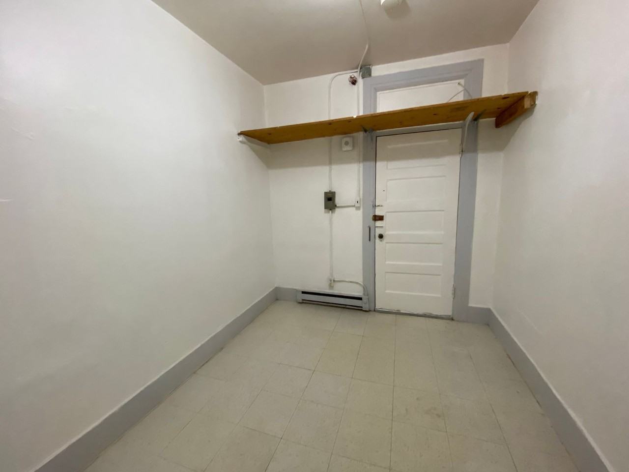 Listing photo 1 of 5