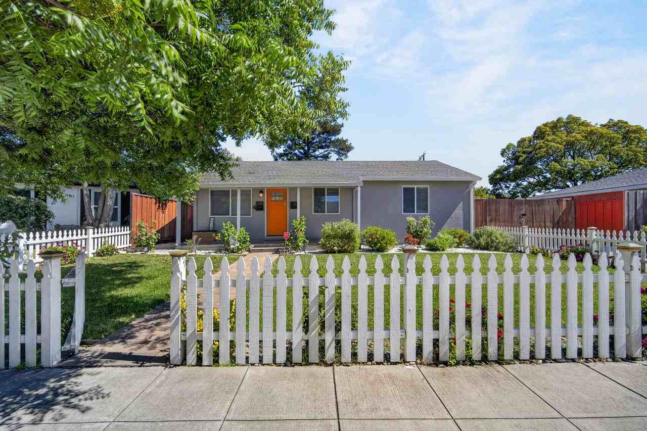 Listing photo 1 of 5