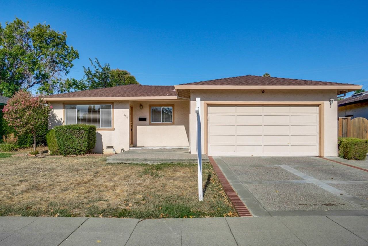 Listing photo 1 of 5