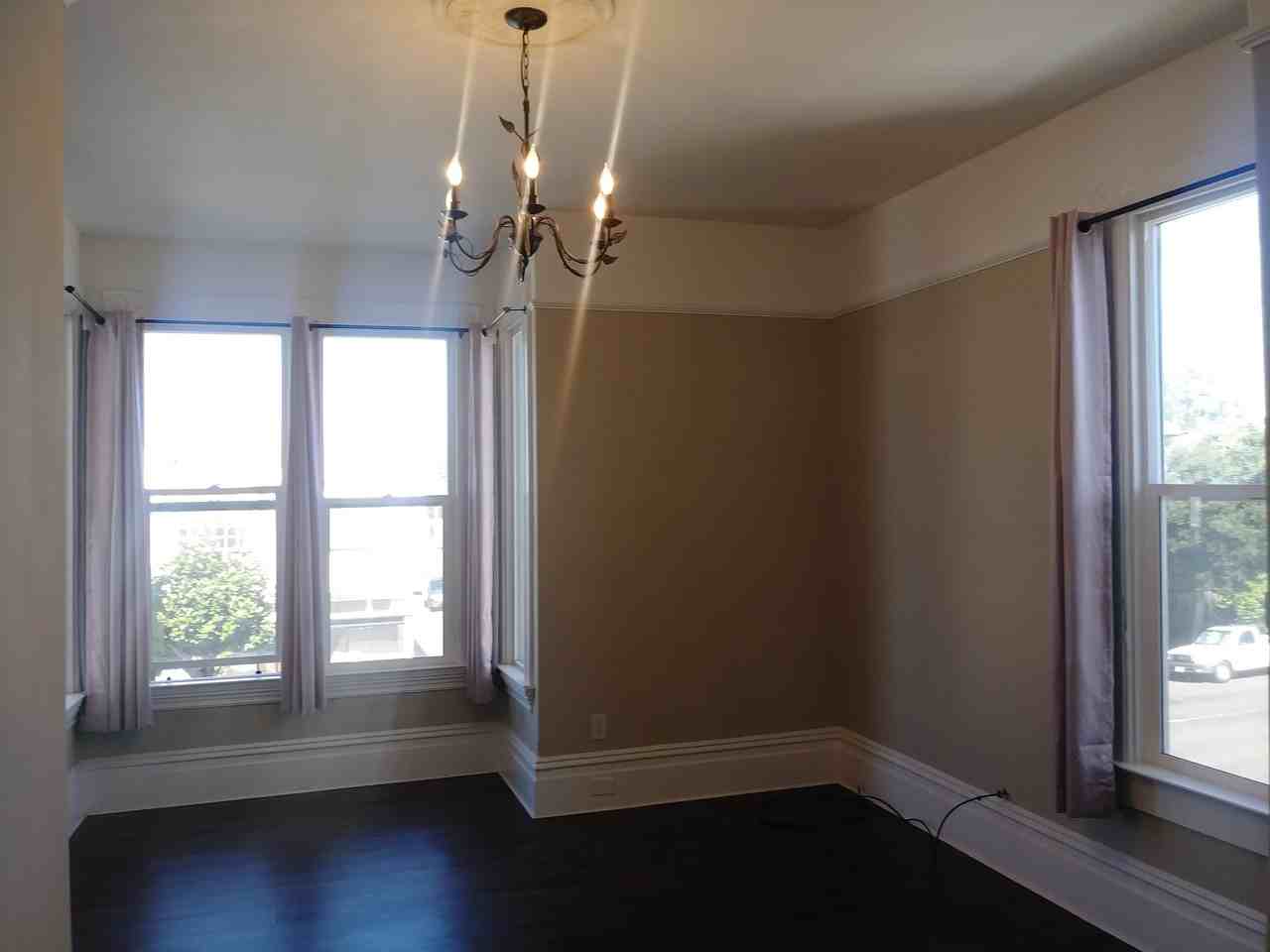Listing photo 1 of 5