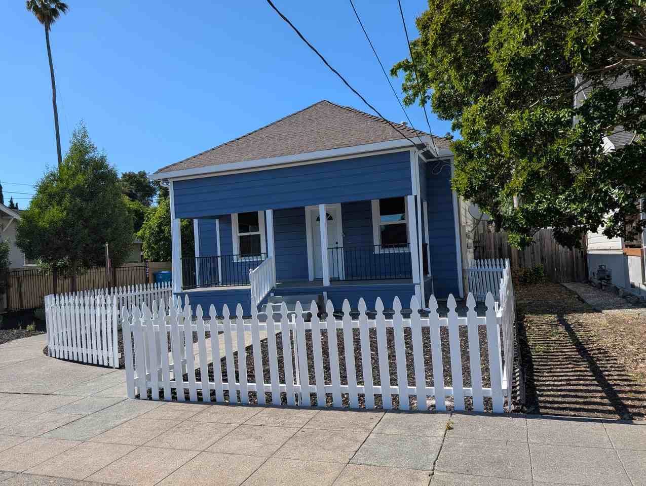 Listing photo 1 of 5
