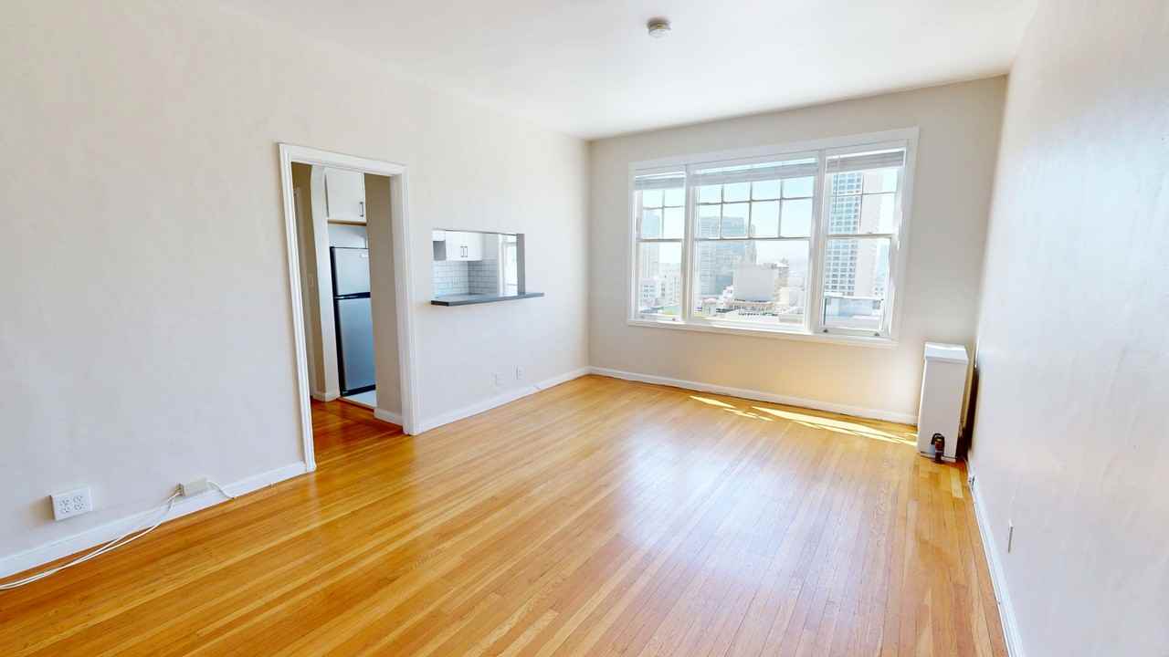 Listing photo 1 of 5