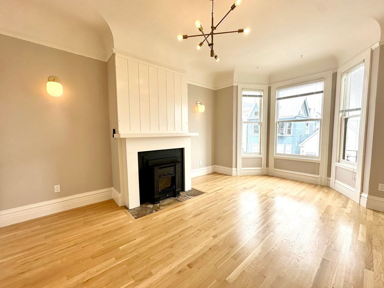 Listing photo 1 of 5