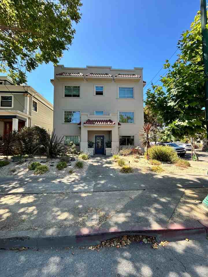 Listing photo 1 of 5