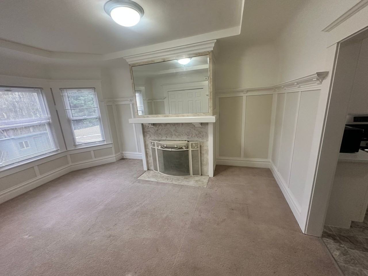 Listing photo 1 of 5