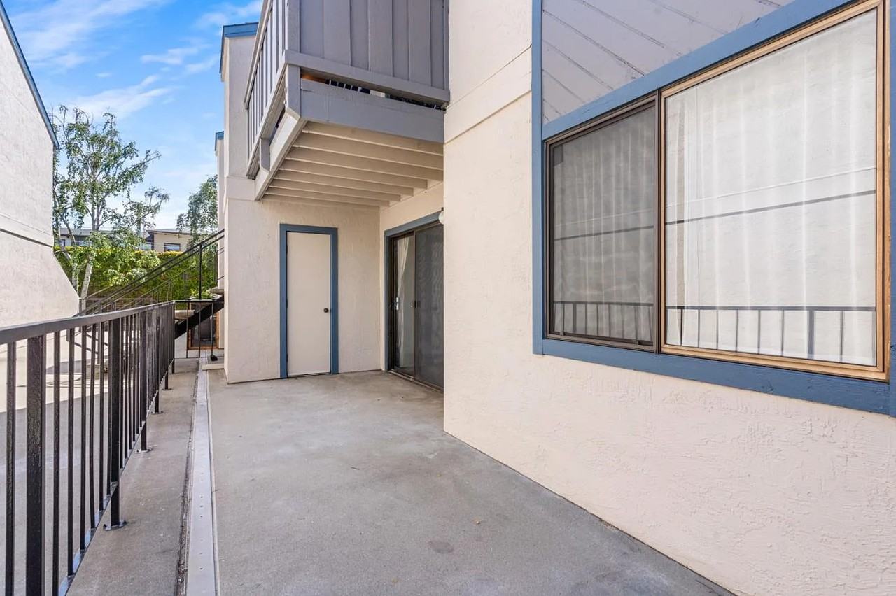 Listing photo 1 of 5