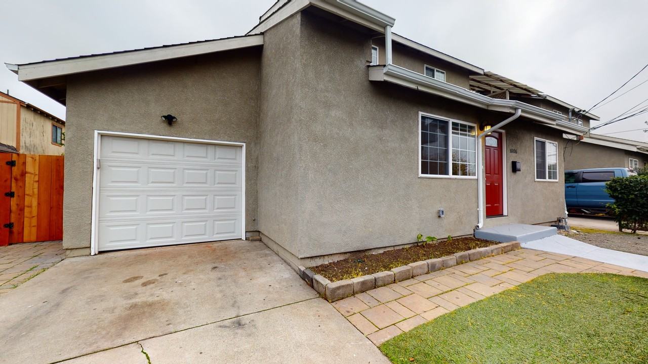 Listing photo 1 of 5
