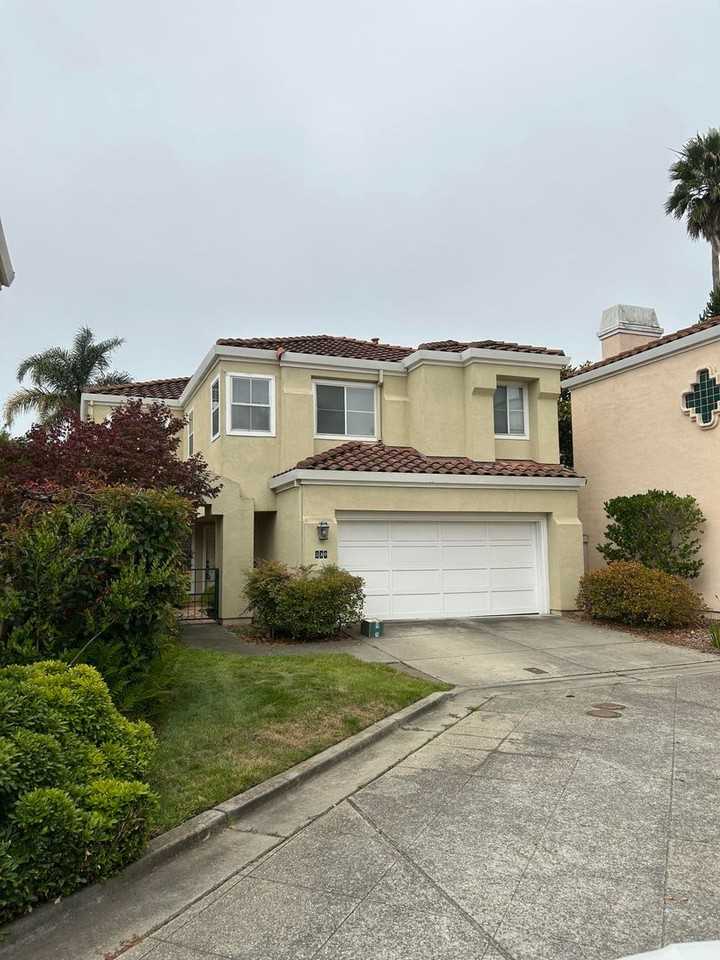 Listing photo 1 of 5