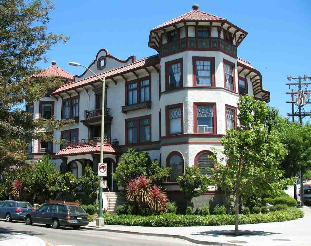 Listing photo 1 of 5