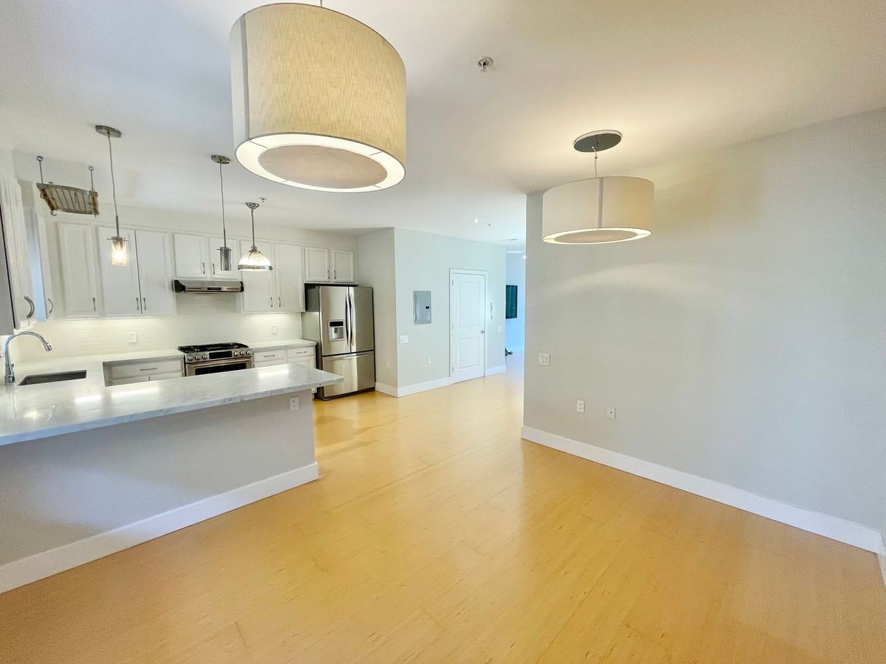 Listing photo 1 of 5