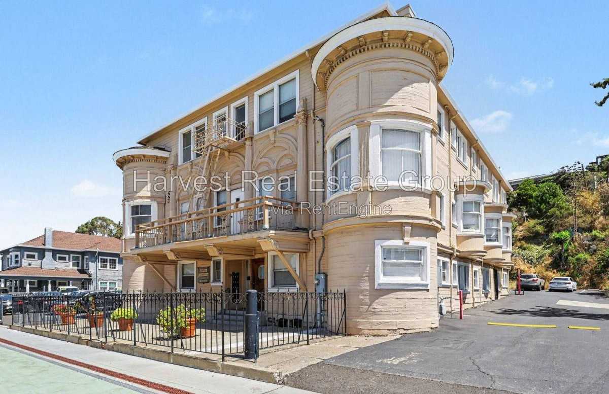 Listing photo 1 of 5