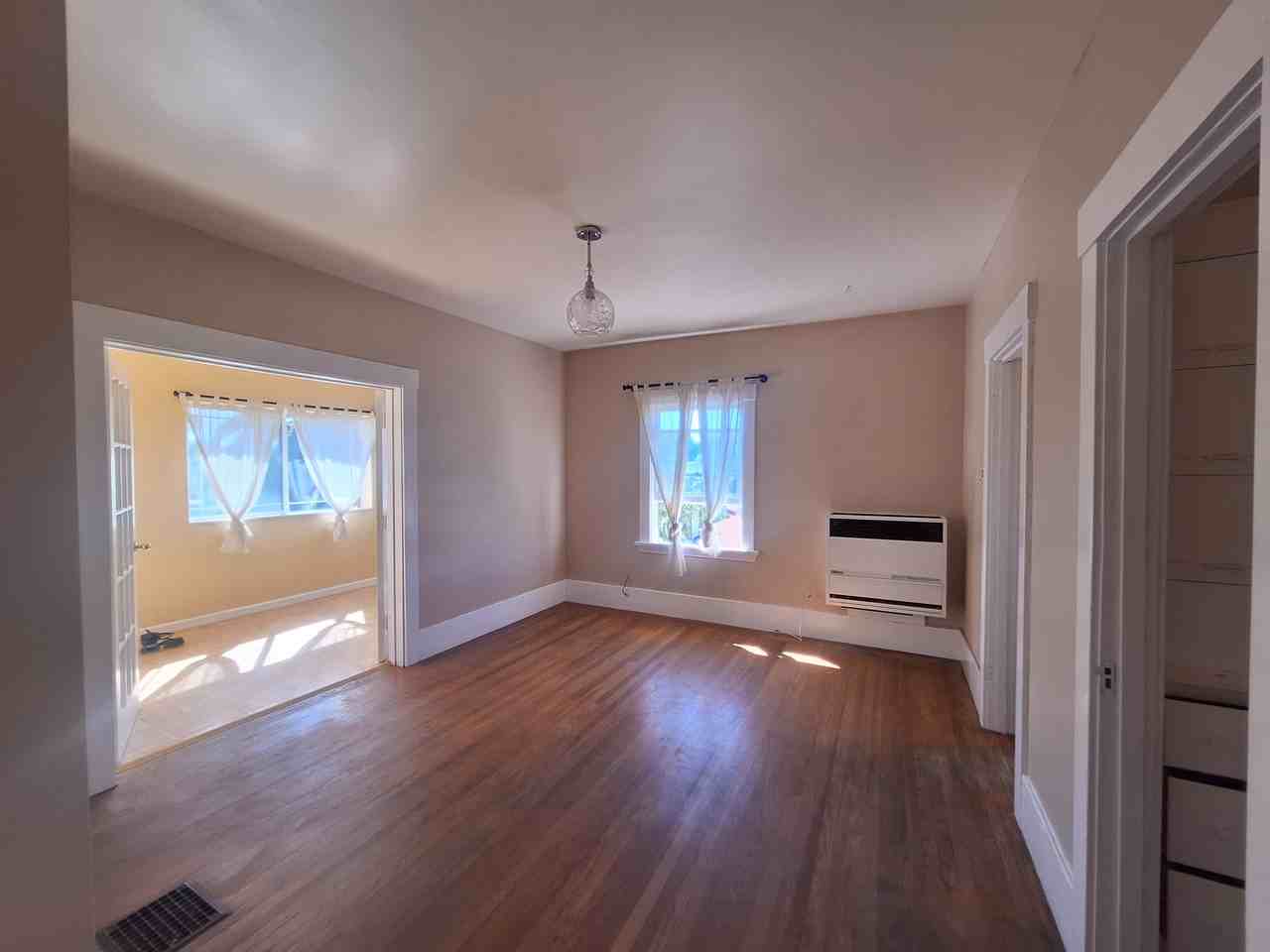 Listing photo 1 of 5