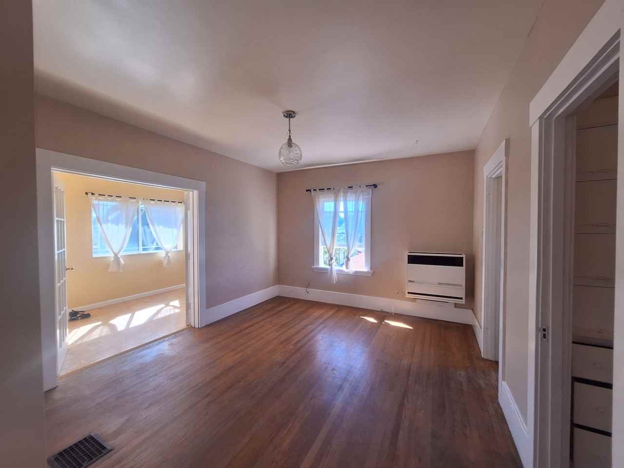 Listing photo 1 of 5