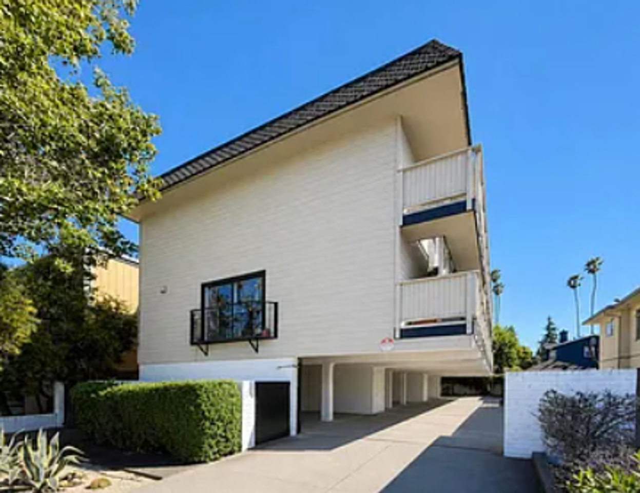 Listing photo 1 of 5