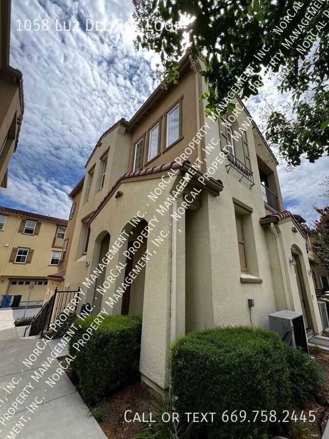 Listing photo 1 of 5