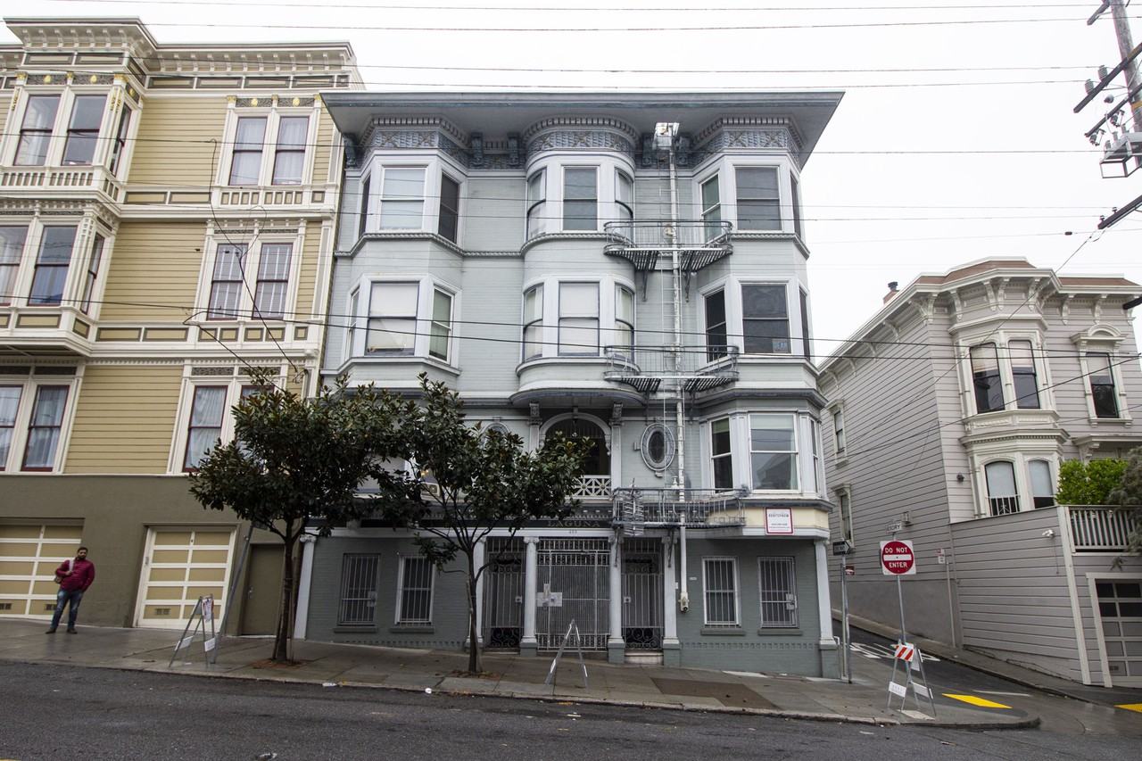 Listing photo 1 of 5