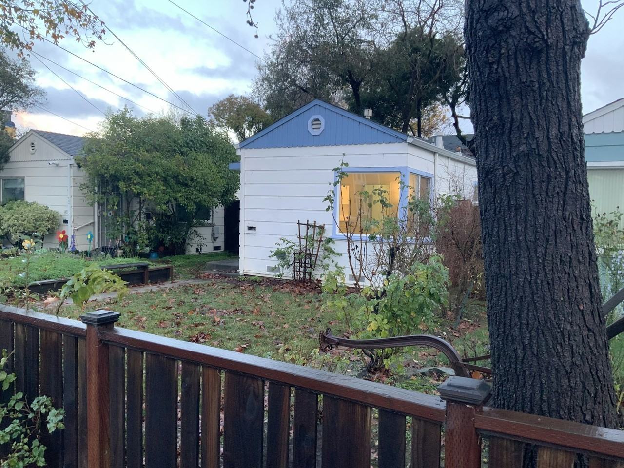 Listing photo 1 of 5