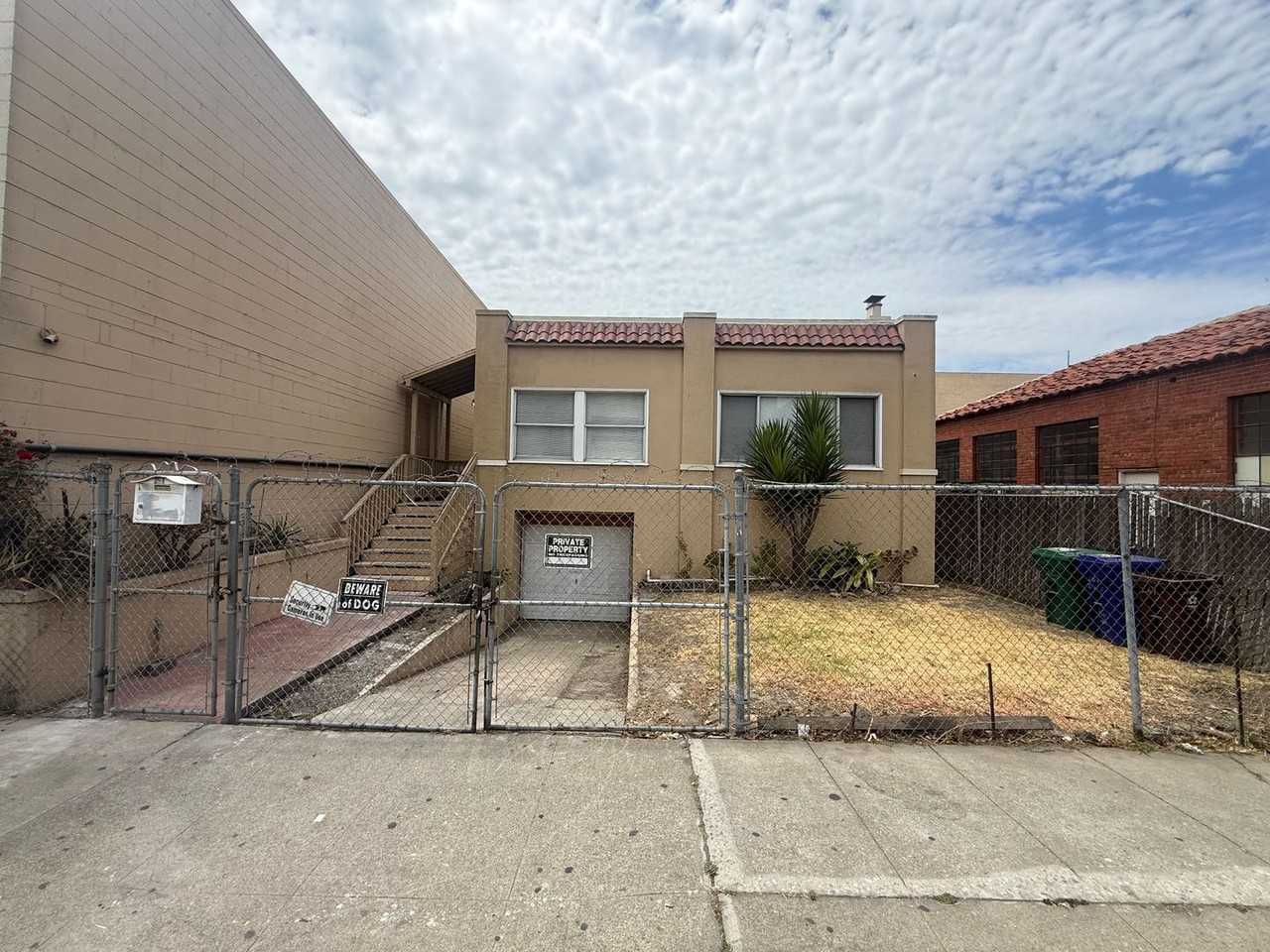 Listing photo 1 of 5