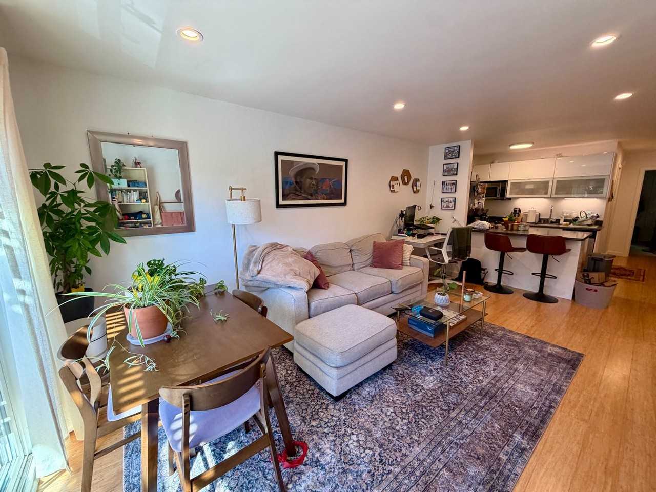 Listing photo 1 of 5