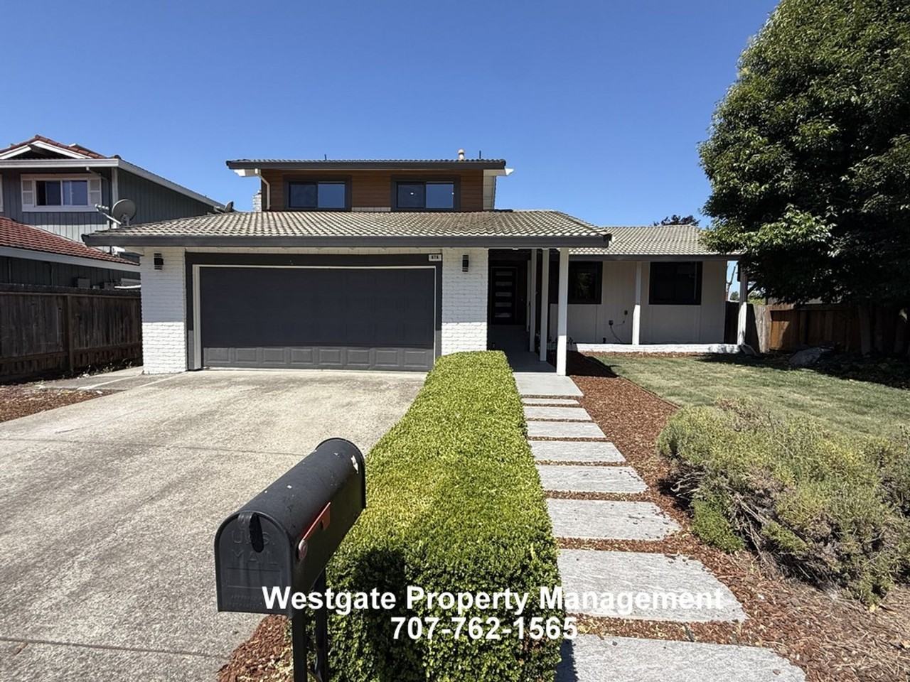 Listing photo 1 of 5