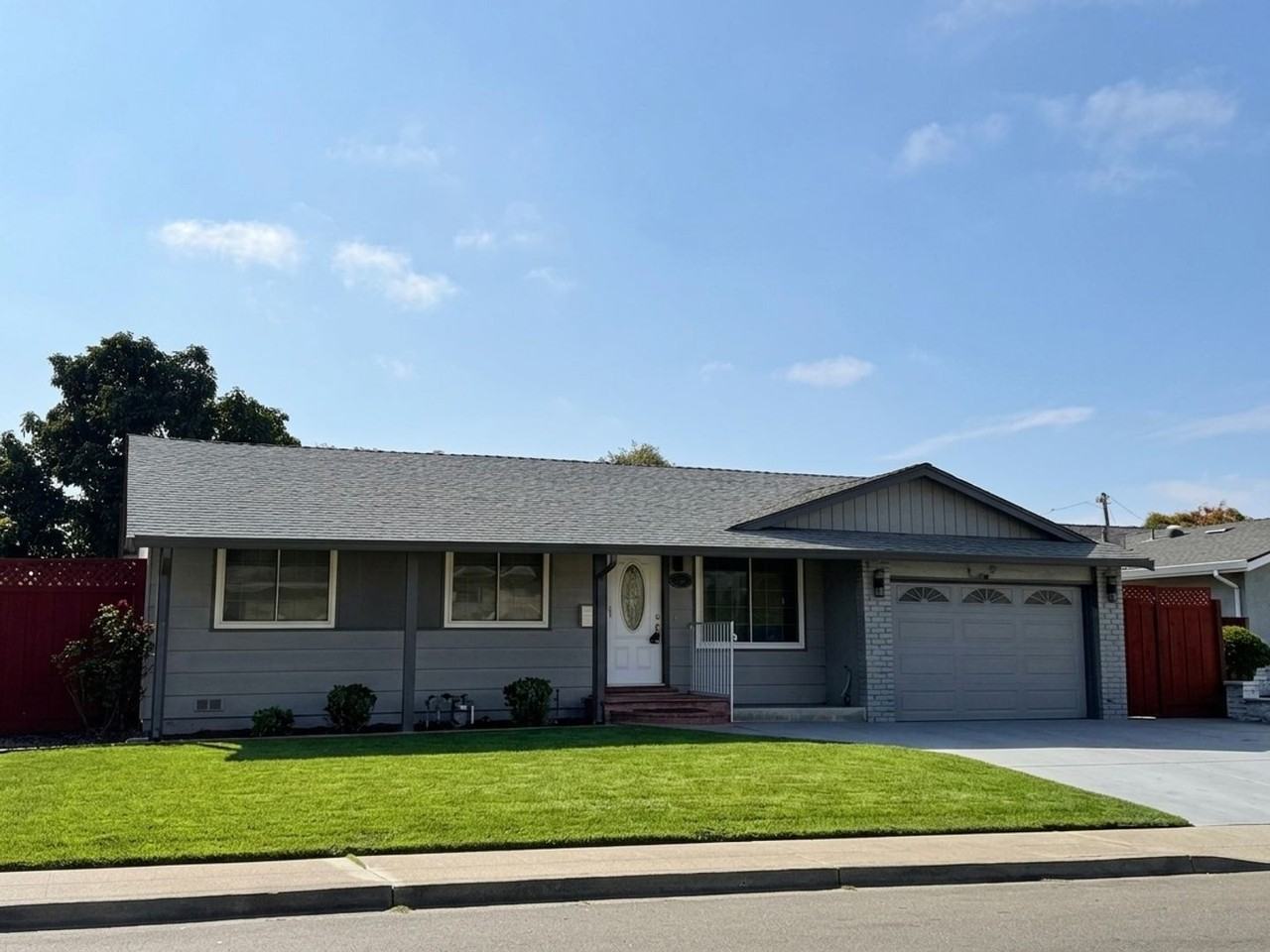 Listing photo 1 of 5