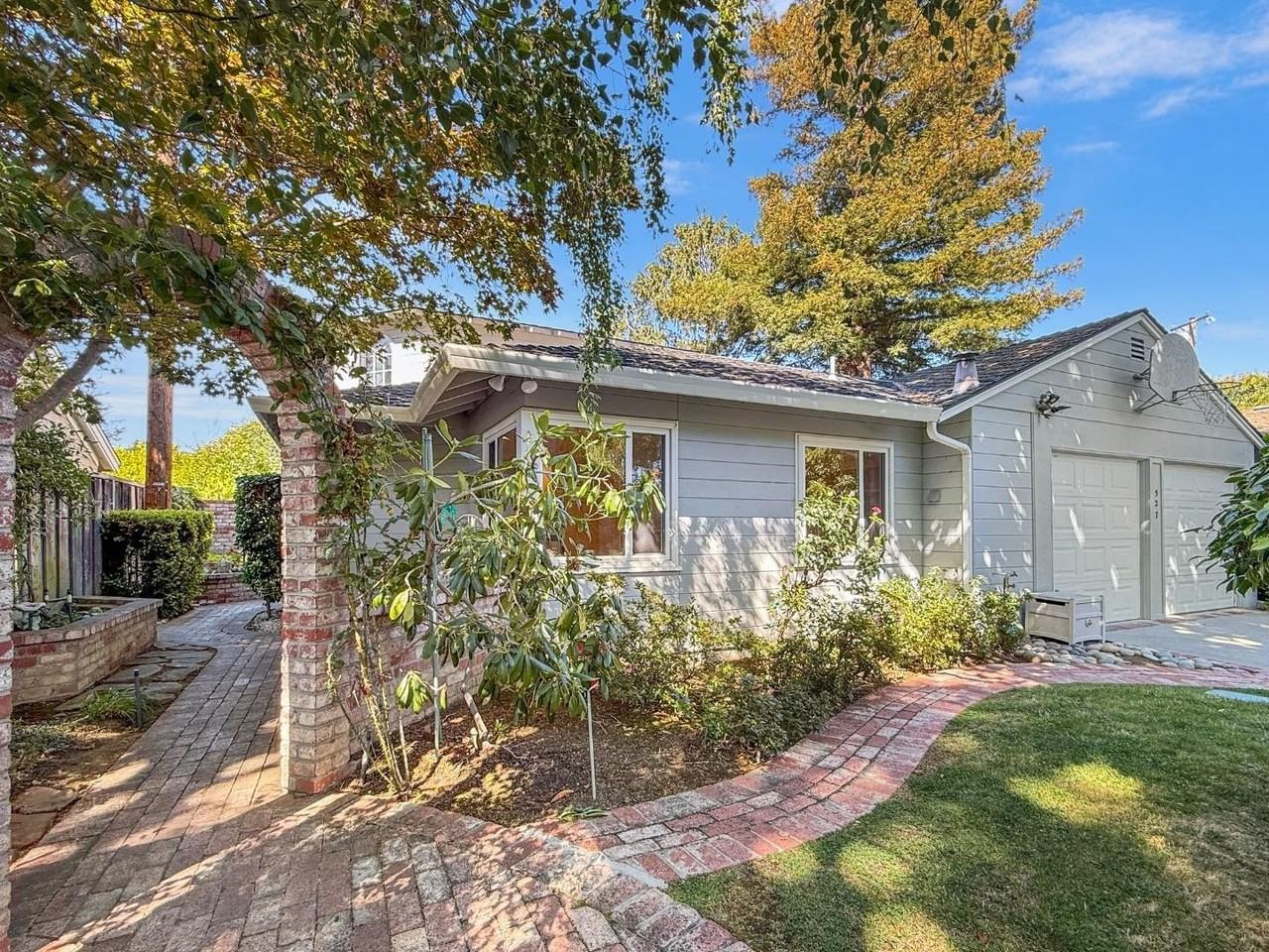 Listing photo 1 of 5