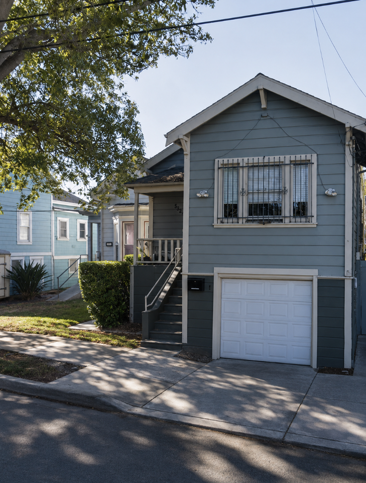 Listing photo 1 of 5