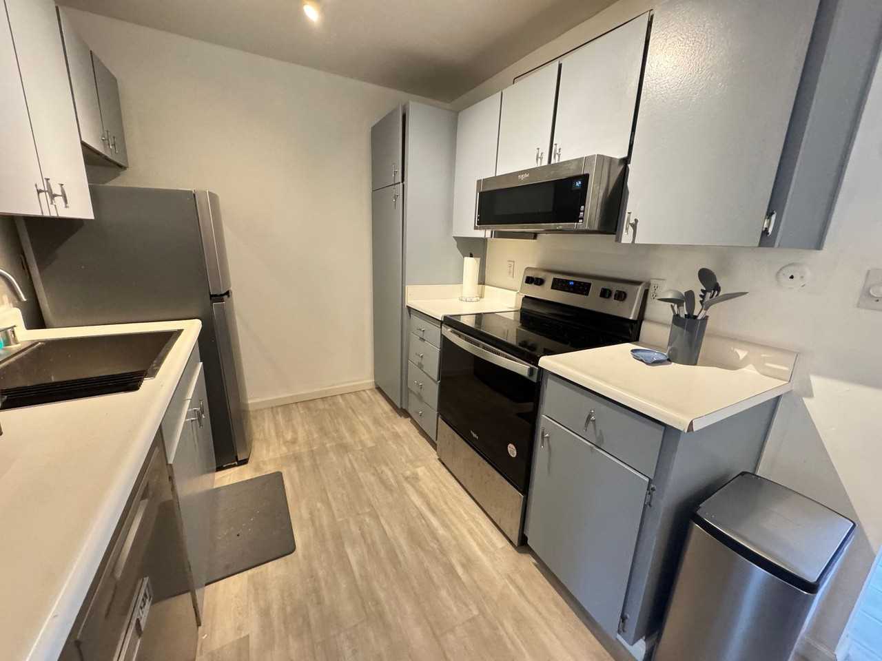 Listing photo 1 of 5