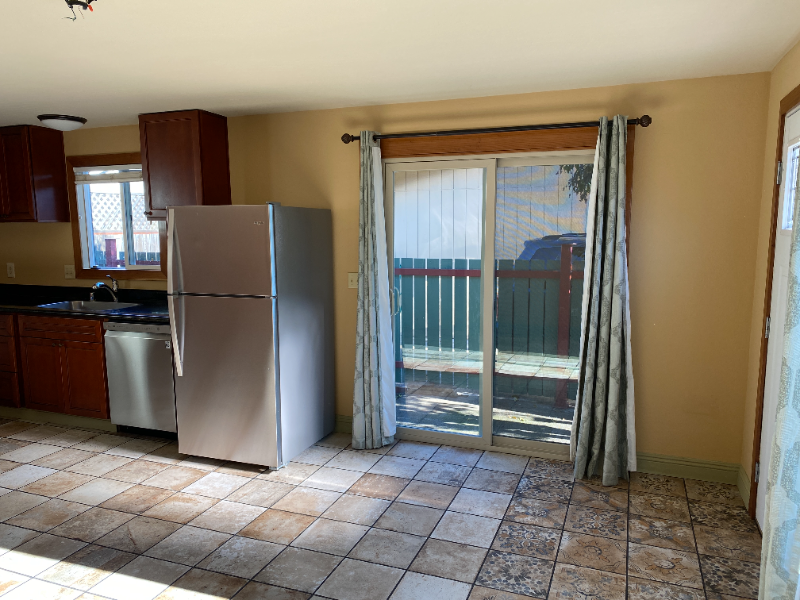 Listing photo 1 of 5