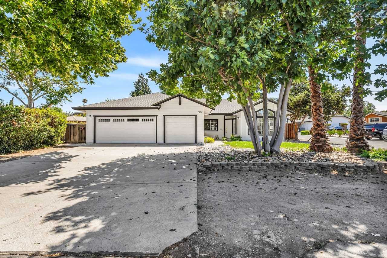 Listing photo 1 of 5