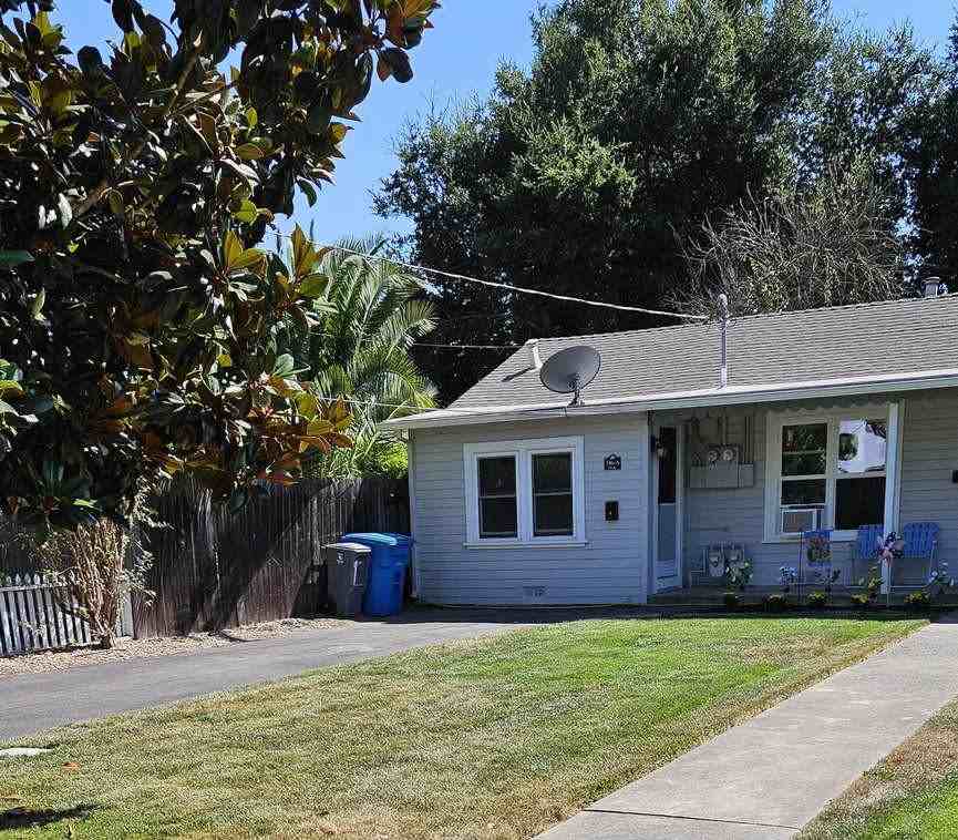 Listing photo 1 of 5