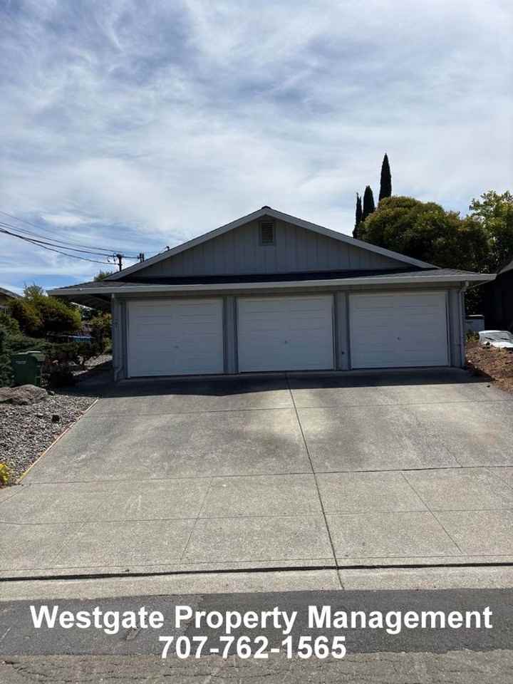 Listing photo 1 of 5