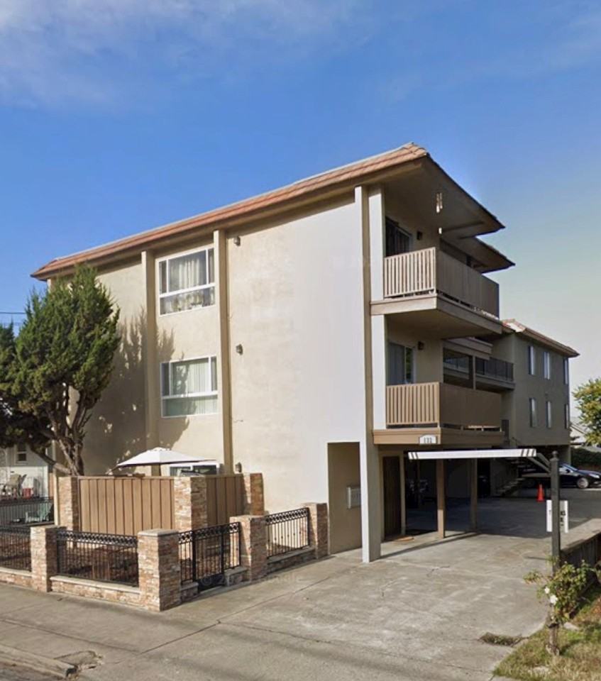 Listing photo 1 of 5