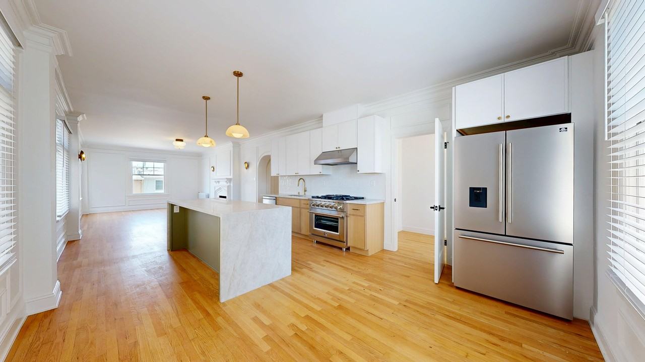 Listing photo 1 of 5
