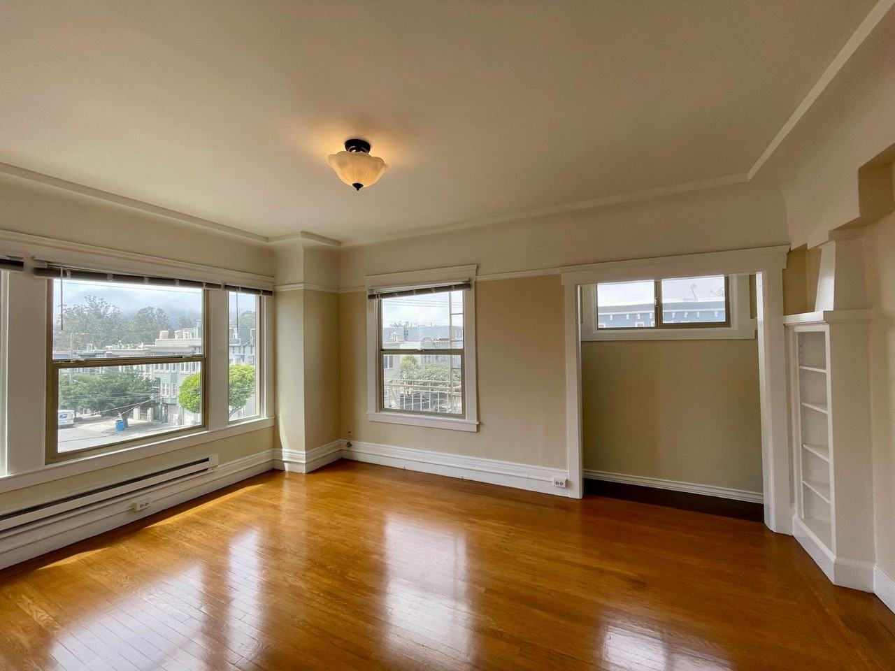 Listing photo 1 of 5