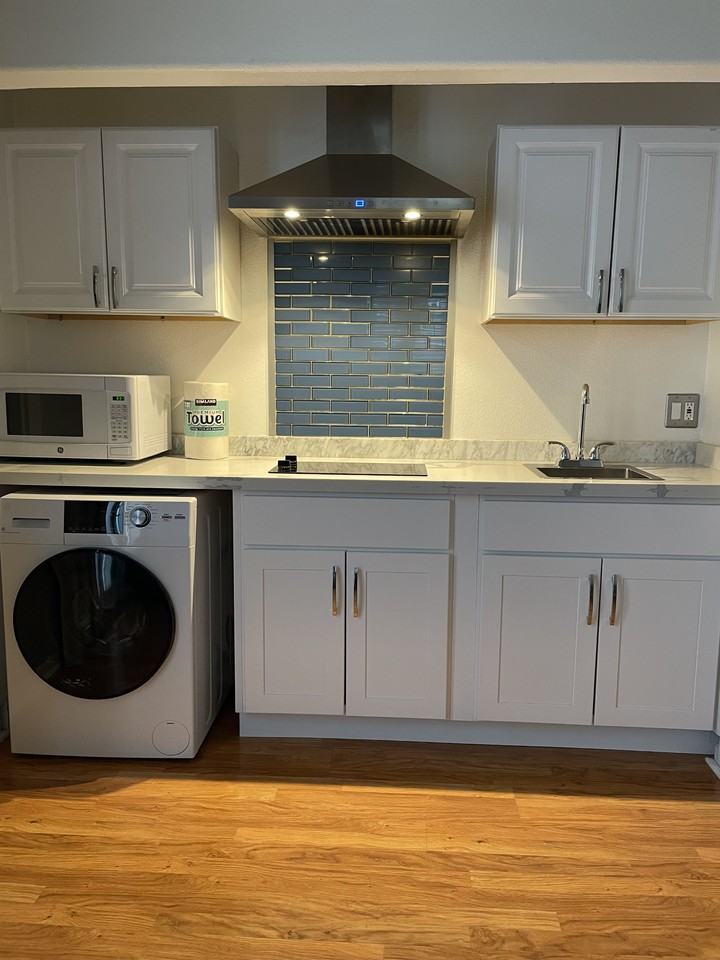 Listing photo 1 of 5