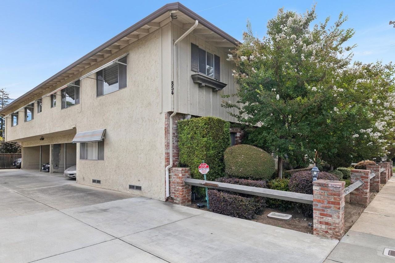 Listing photo 1 of 5