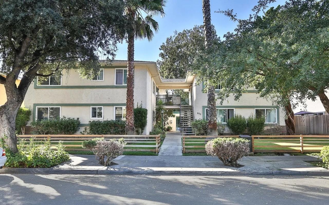 Listing photo 1 of 5