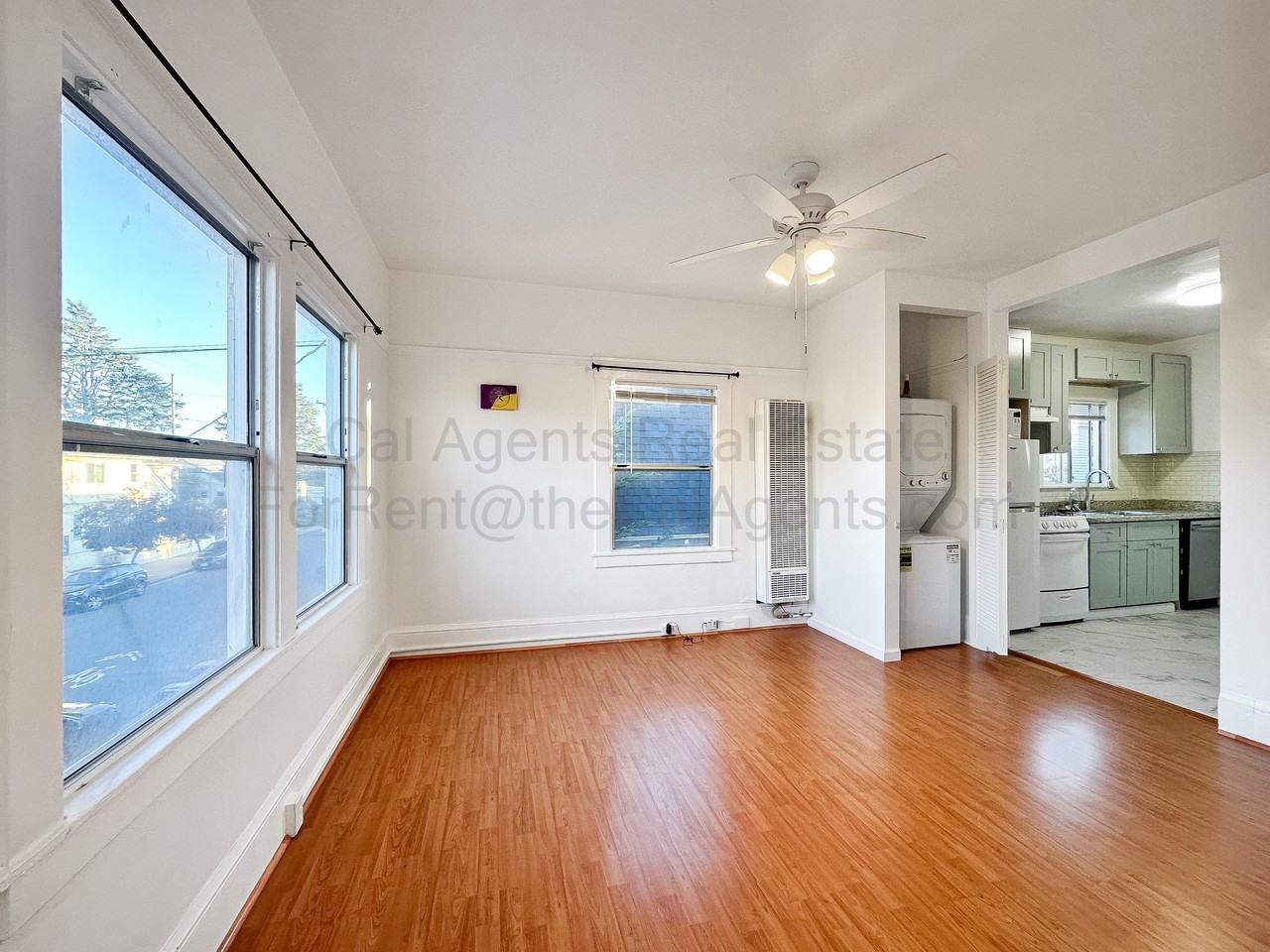 Listing photo 1 of 5