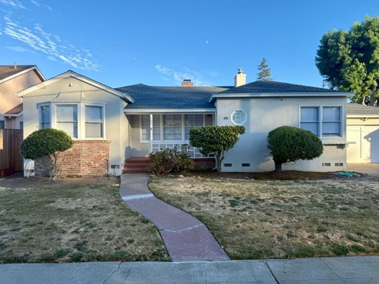 Listing photo 1 of 5