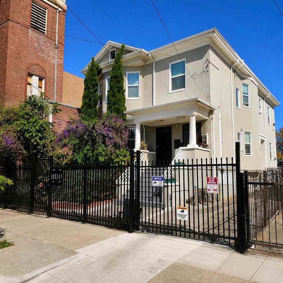 Listing photo 1 of 5