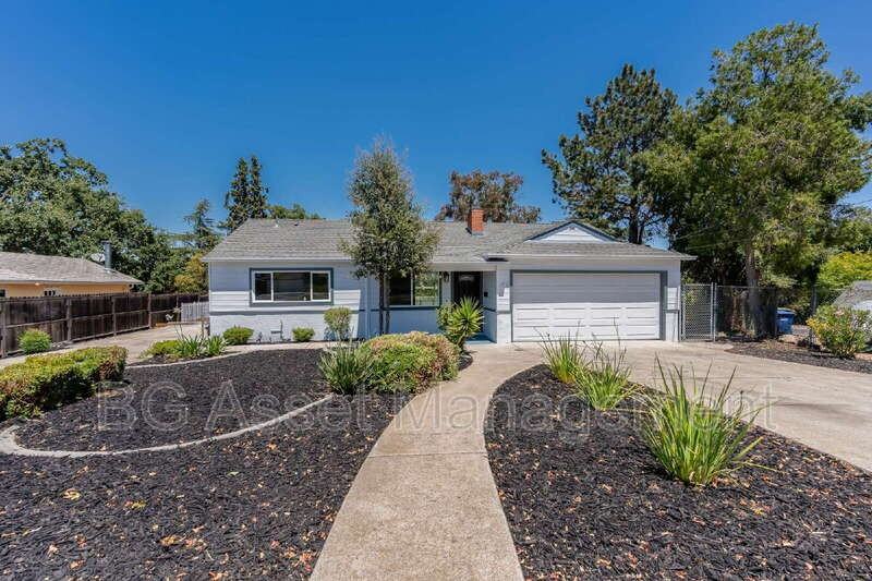 Listing photo 1 of 5