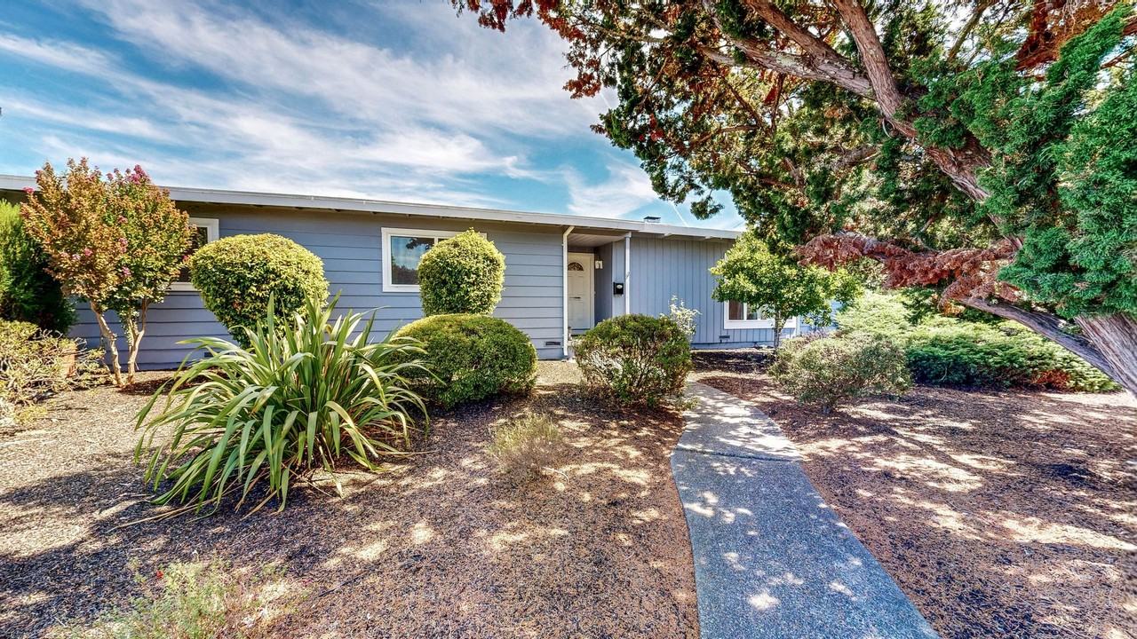 Listing photo 1 of 5