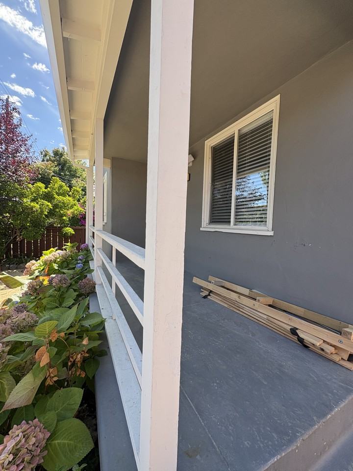 Listing photo 1 of 5