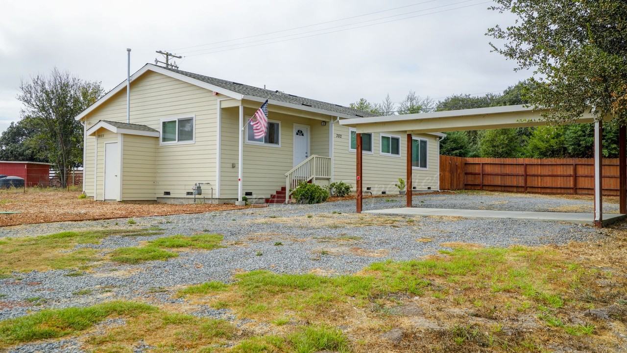 Listing photo 1 of 5