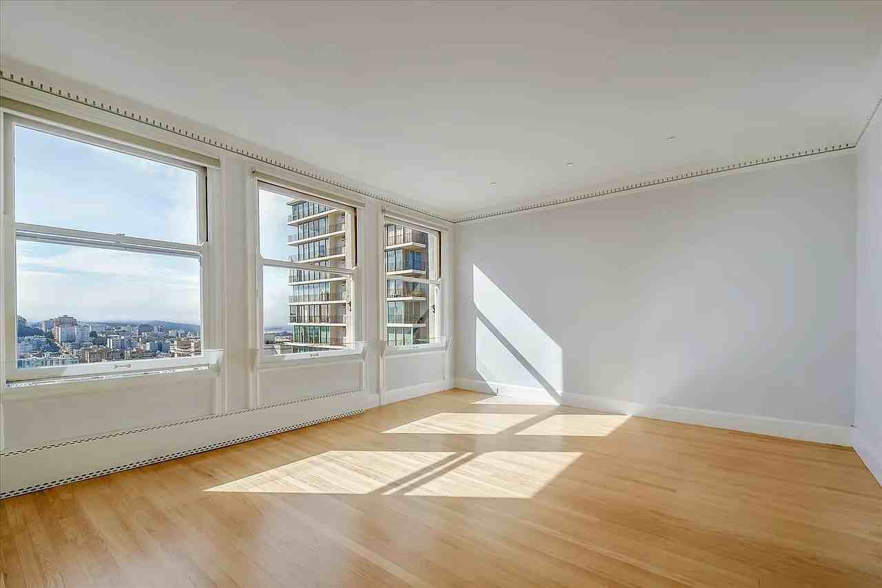 Listing photo 1 of 5