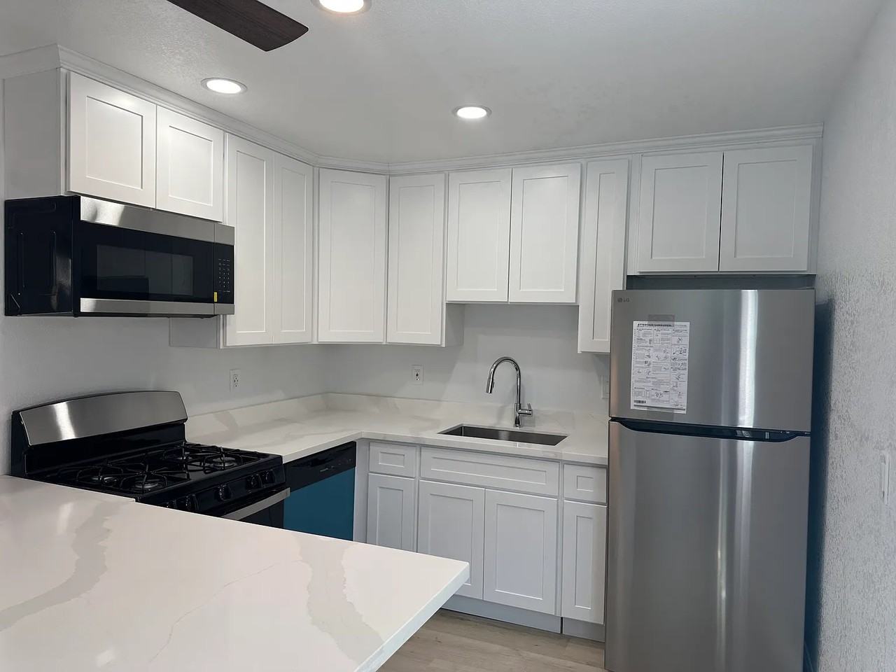 Listing photo 1 of 5