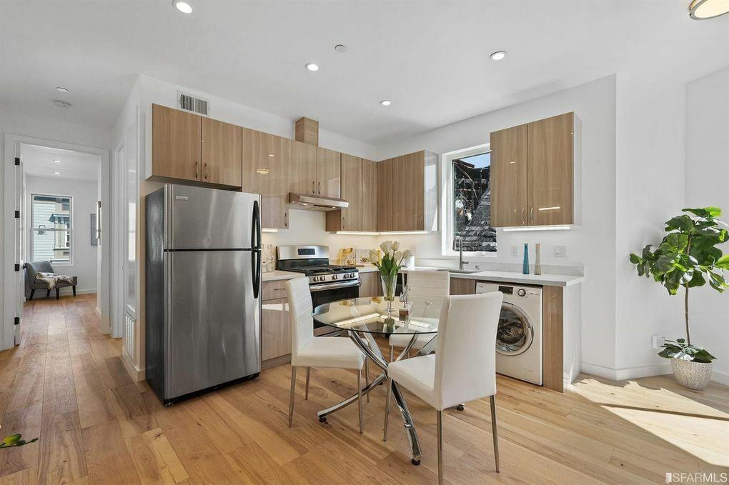 Listing photo 1 of 5