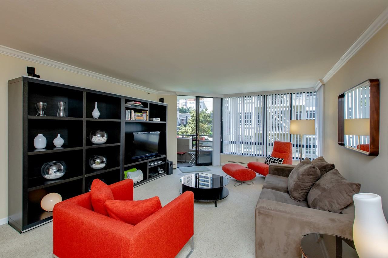 Listing photo 1 of 5