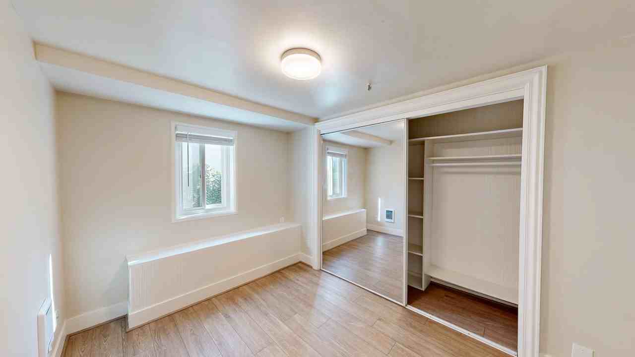 Listing photo 1 of 5